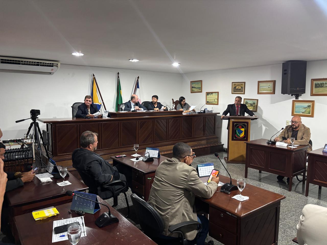 RESUMO DA SESSÃO ORDINÁRIA DO DIA 18 DE NOVEMBRO DE 2025