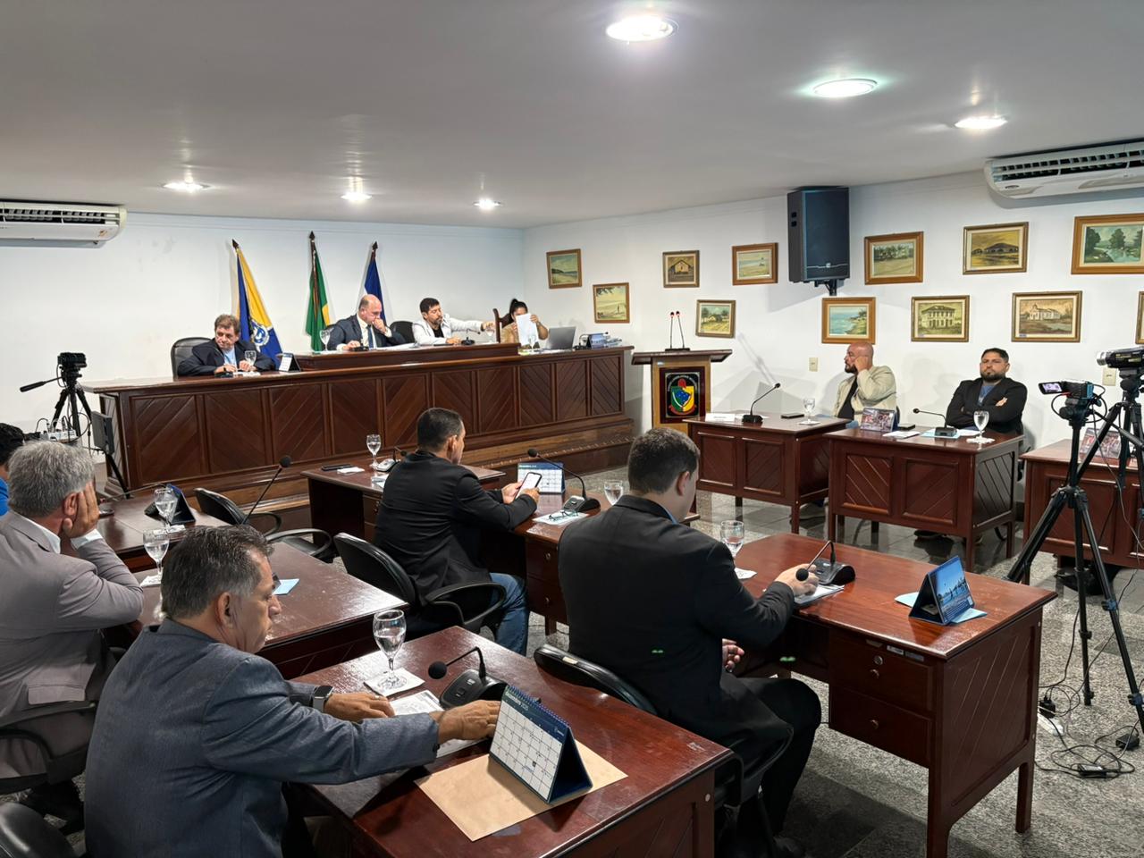 RESUMO DA SESSÃO ORDINÁRIA DO DIA 10 DEZEMBRO DE 2025